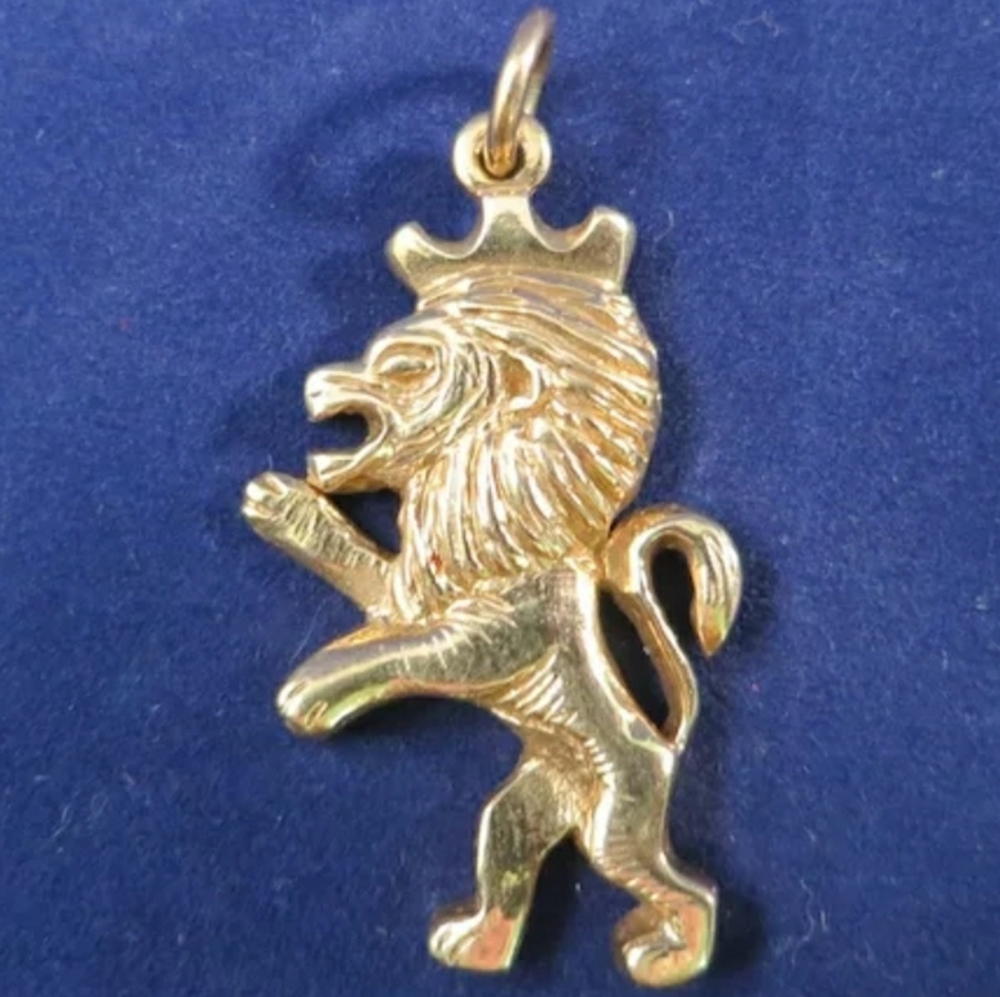 James Avery